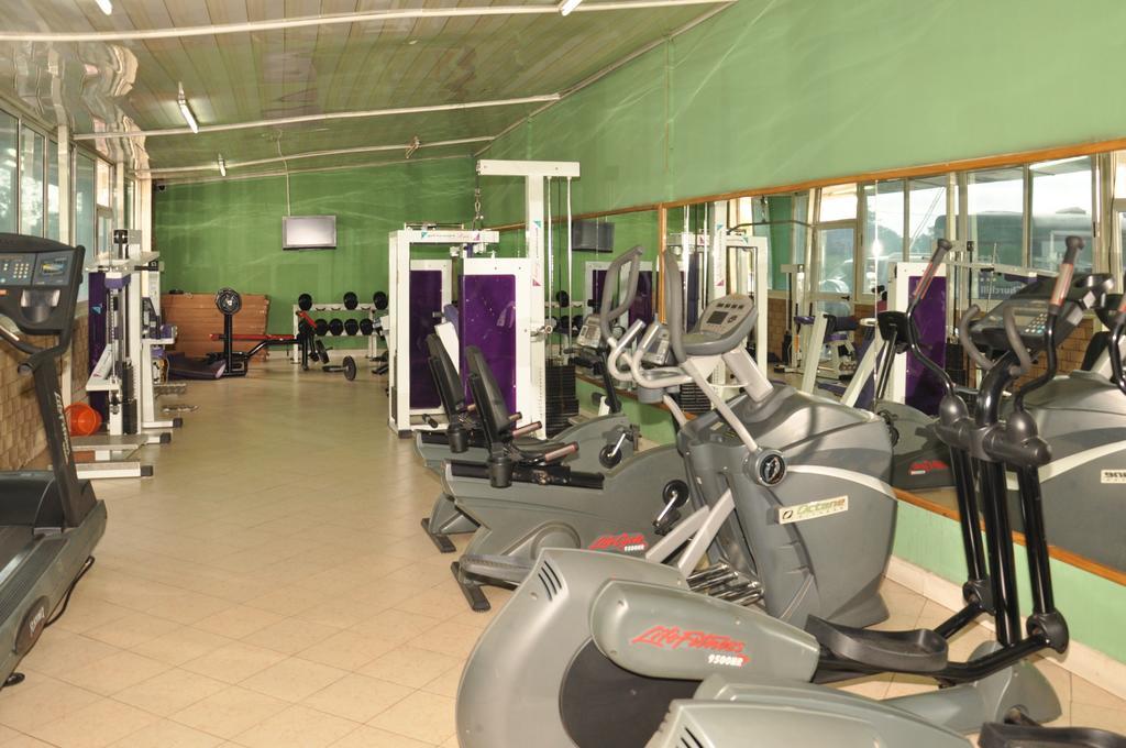 Churchill Addis Ababa Hotel Bagian luar foto