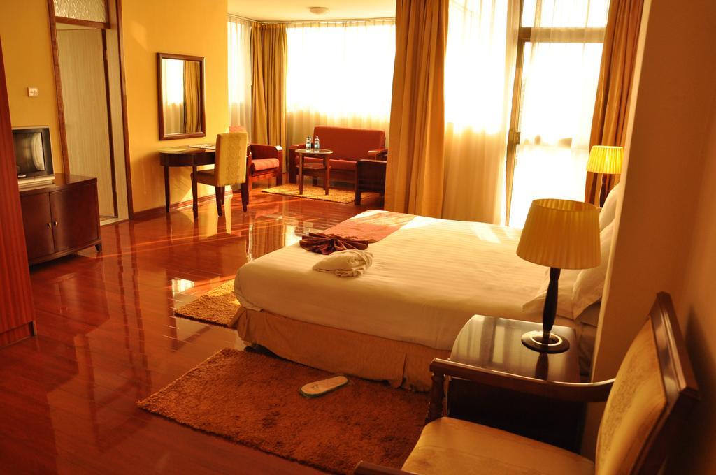 Churchill Addis Ababa Hotel Ruang foto