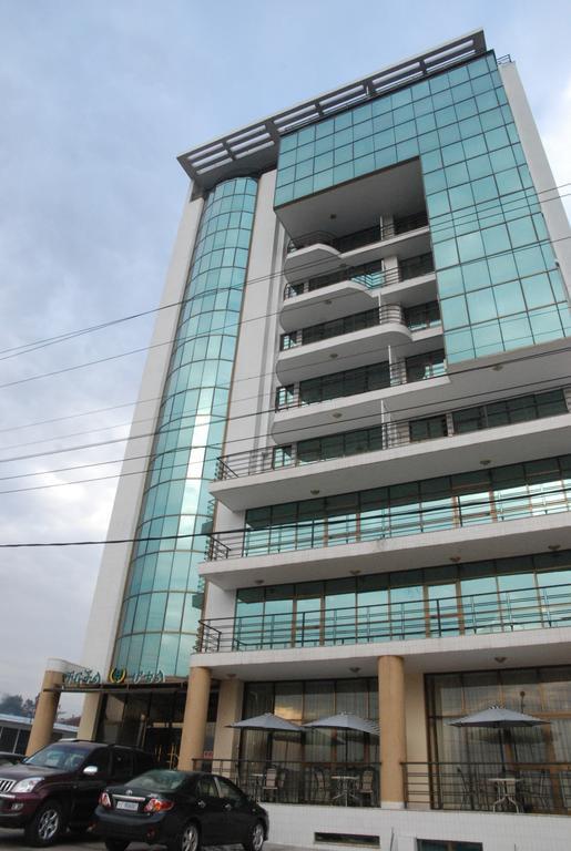Churchill Addis Ababa Hotel Bagian luar foto