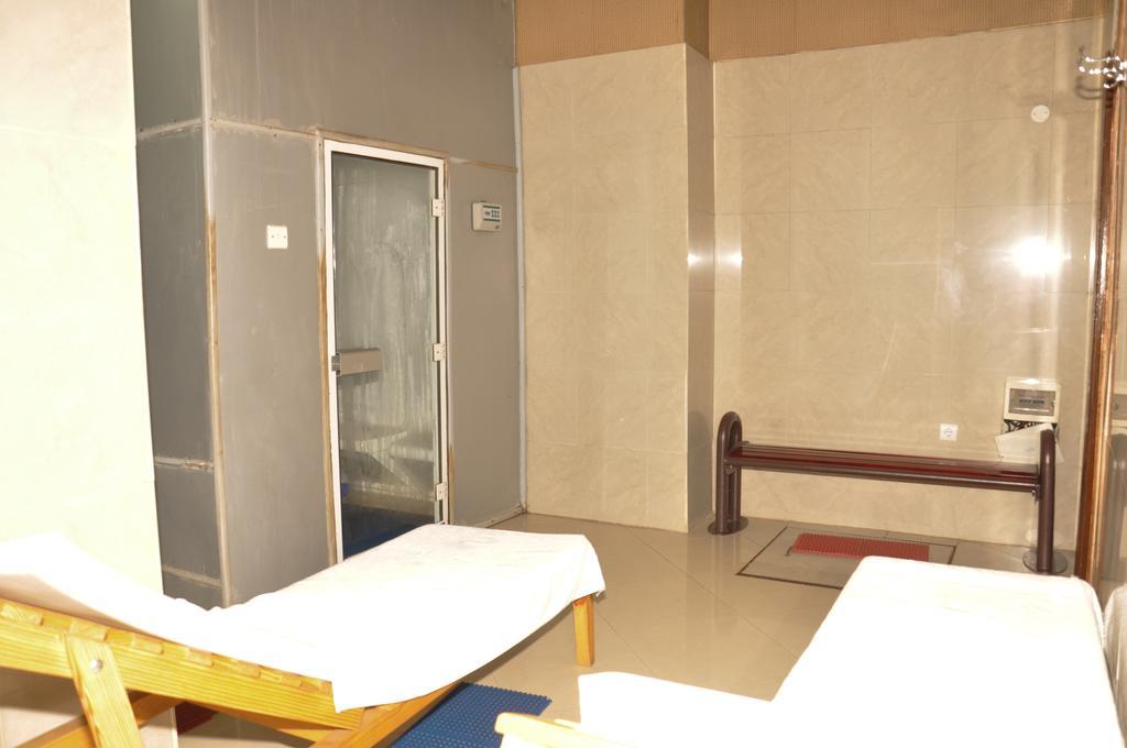 Churchill Addis Ababa Hotel Bagian luar foto